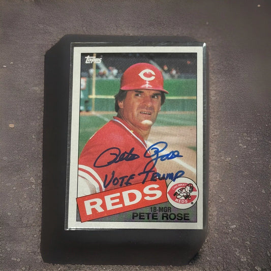 Super Rare Pete Rose Autographed Signed "VOTE TRUMP" 1985 Topps Card